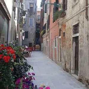 Apartment Ca' San Silvestro 2 Terrazze Nel Cuore Di, Venice